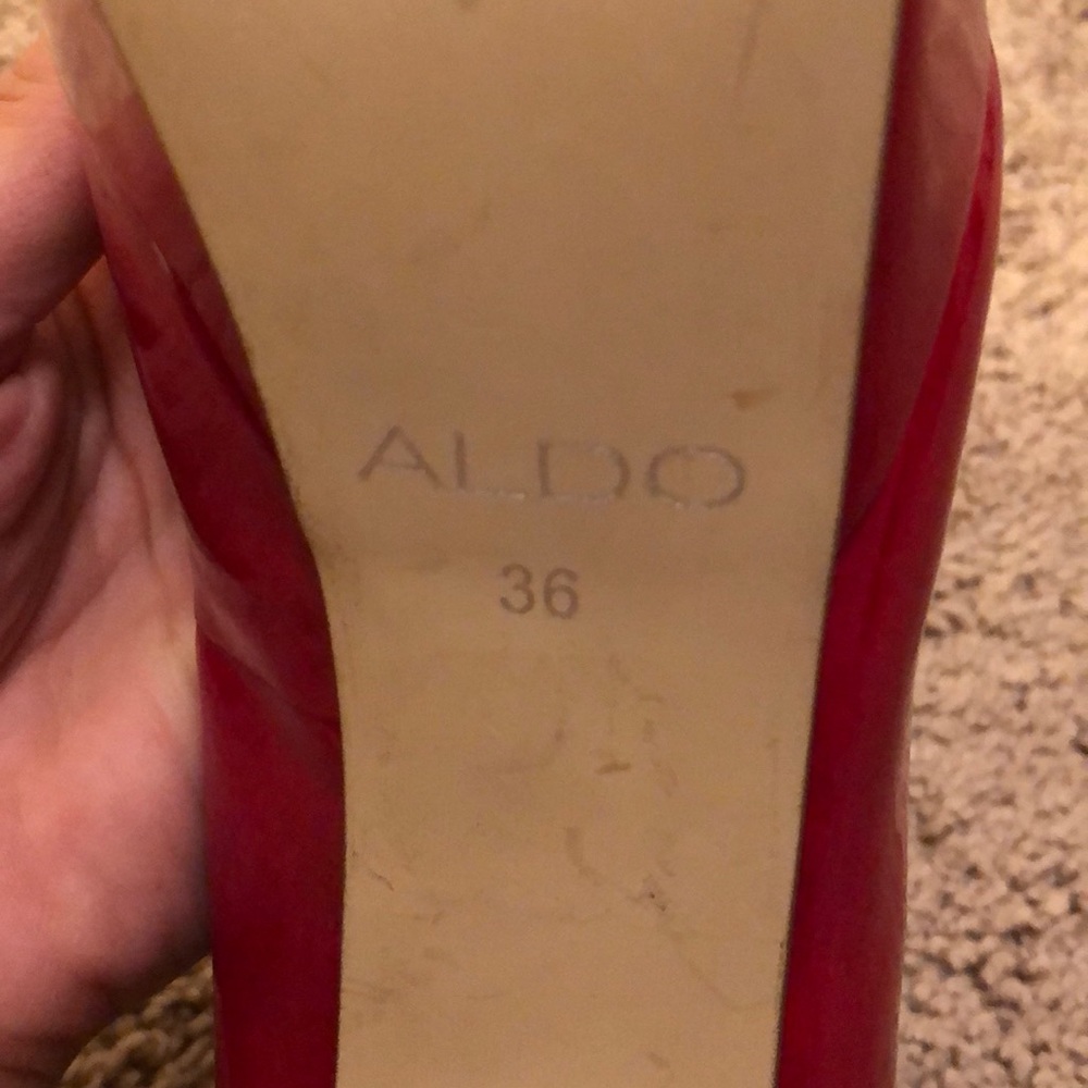Red heels - Picture 3 of 3